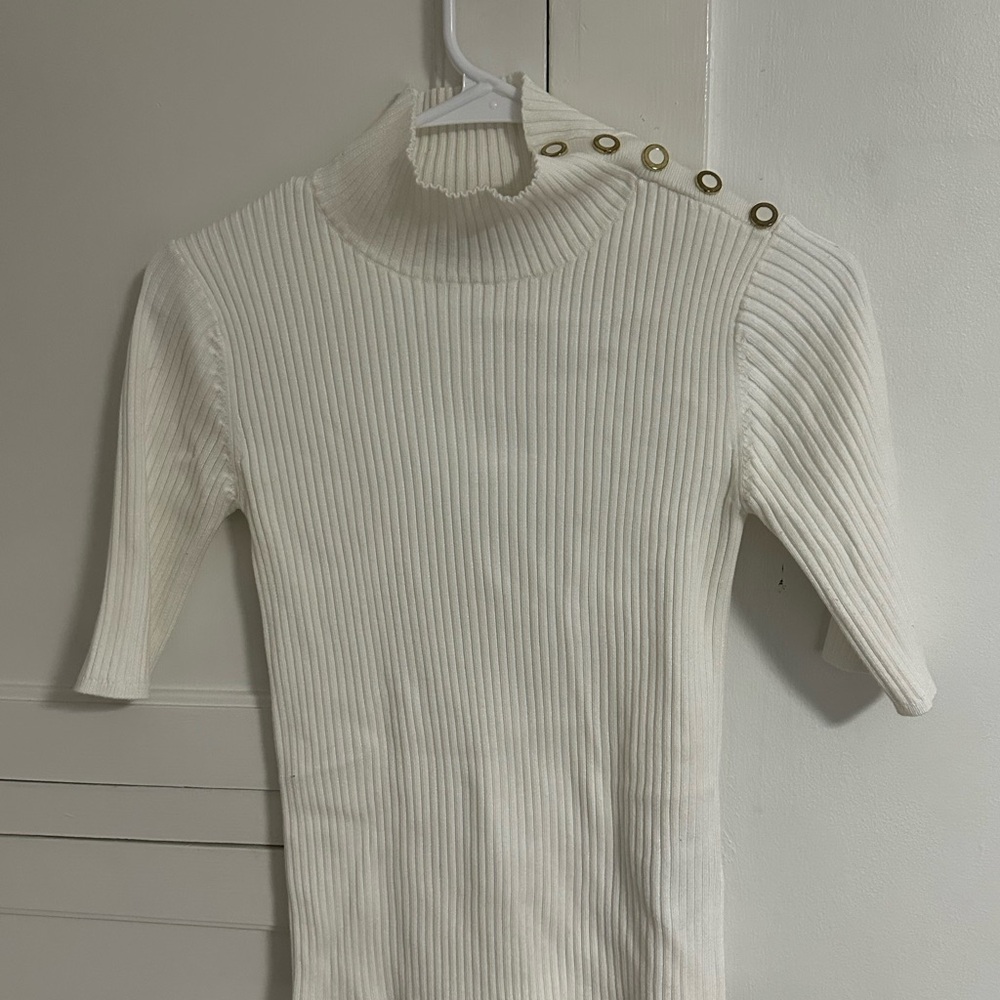 Carmen Marc Valvo White Ribbed Sweater